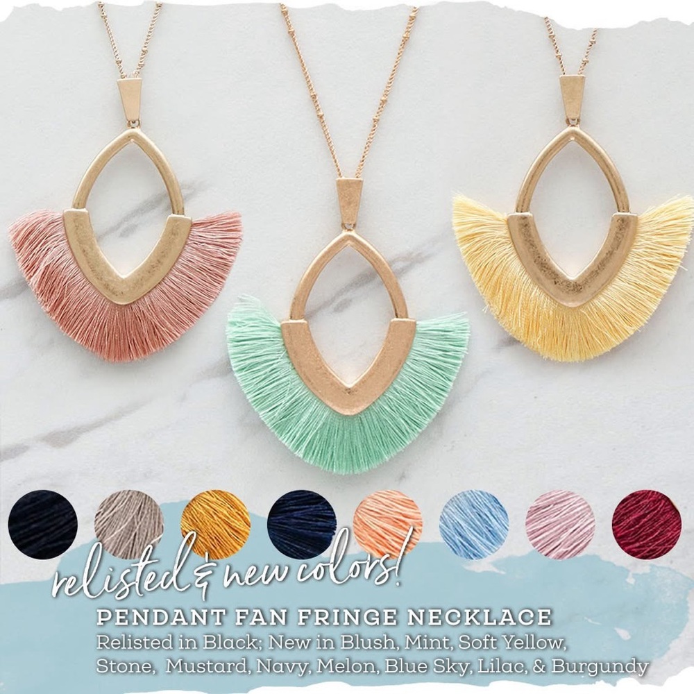 NWOT Pendant Fan Fringe Necklace in Melon